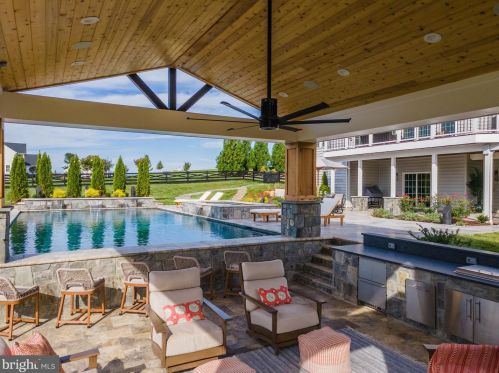 23073 Creighton Farms Dr, Leesburg VA 20175-6491 exterior