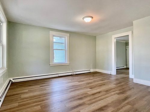 9 Washington St, Concord NH 03301-4172 exterior