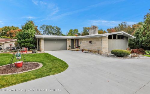 11517 River Dr, Dewitt, MI 48820-9727