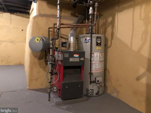 437 Godfrey Ave, Philadelphia PA 19126-3834 exterior