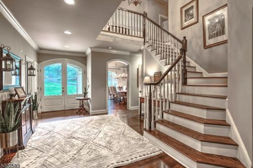 16 Chilton Rd, Chester, NJ 07930-3109