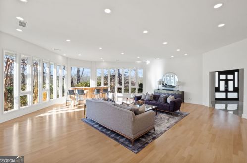 30 Chevaux Ct, Atlanta GA  30342-1944 exterior