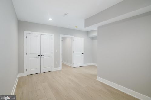 429 Lemonte St, Philadelphia PA 19128-4534 exterior