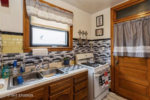 3922 Leclaire Ave, Chicago IL 60641-5083 exterior