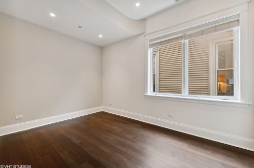 2514 Marshfield Ave, Chicago IL 60614-1907 exterior