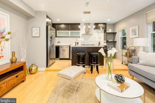 1220 Holbrook Ter, Washington, DC 20002-2760