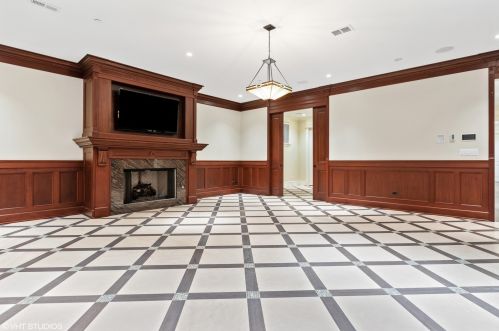 716 Schubert Ave, Chicago IL 60614-1247 exterior