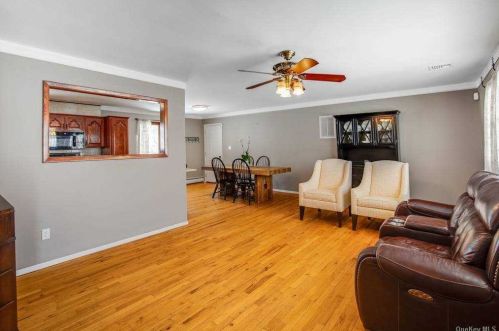 1 Millet St, Huntington Station NY 11746-8021 exterior