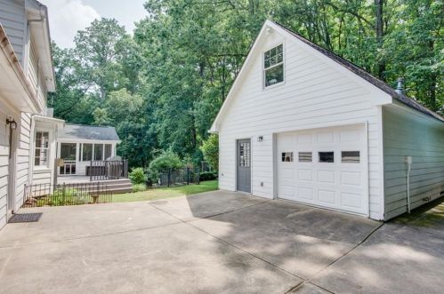 4006 Howell Fry Rd, Duluth GA 30096-3125 exterior