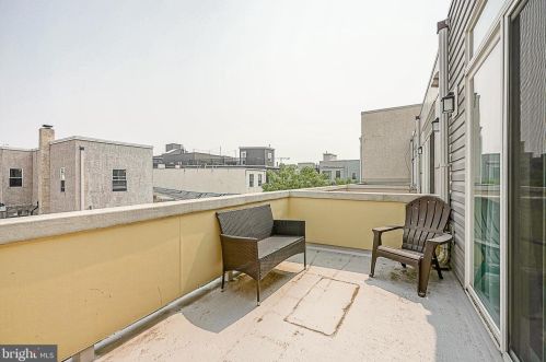 1717 Manton St, Philadelphia PA  19146-3017 exterior