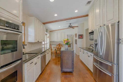 6715 Clearhaven Dr, Dallas TX 75248-4151 exterior