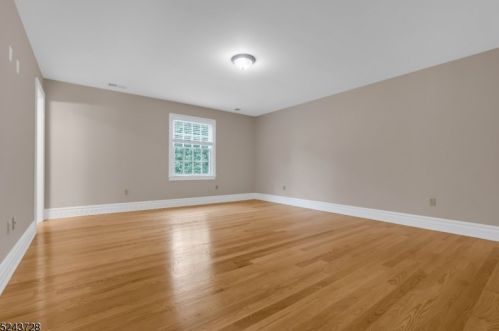 2 Caruso Ct, Bridgewater NJ 08807-2149 exterior