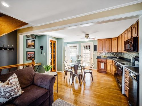 12 Barnard Pl, Boston, MA