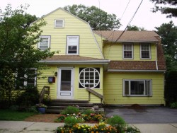 68 Carl St, Newton, MA 02461-1906