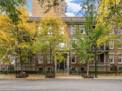 1201 Astor St, Chicago IL  60610-2397 exterior