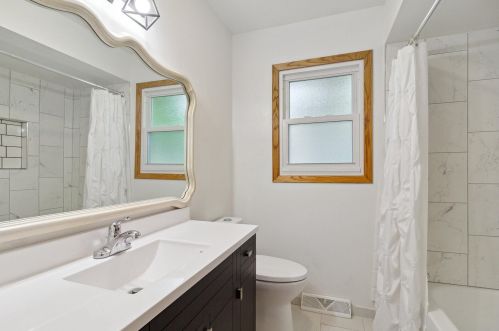 1905 Eldon St, Grand Rapids MI 49525-1549 exterior