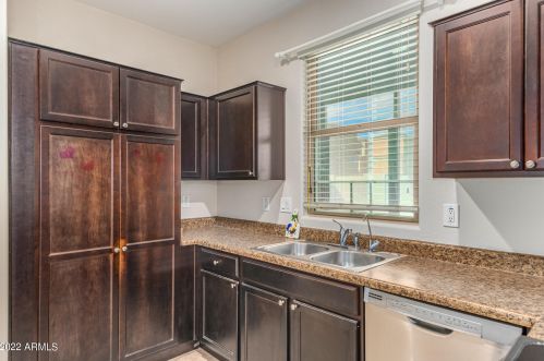 2144 77 Dr, Phoenix AZ 85035-5111 exterior