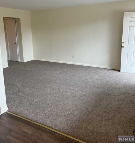 204 Riverview Pl, Cliffside Park NJ  07010-1113 exterior