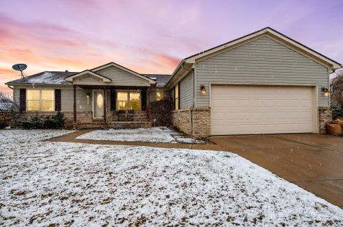 21763 Cherry Blossom Ct, Macomb Township, MI 48044-4391