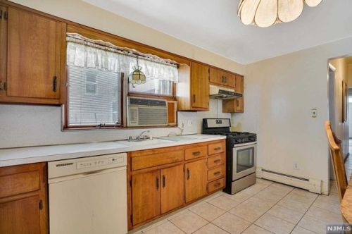 119 Hauxhurst Ave, Union City NJ 07086-6838 exterior