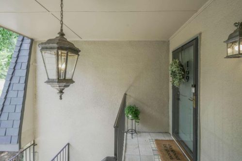 169 Amherst Pl, Atlanta GA  30327-4079 exterior