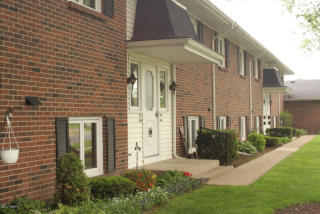 643 Andover St, Grand Rapids, MI 49548-7608