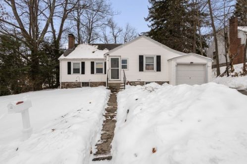 4 Ludington Rd, Worcester MA 01602-3223 exterior