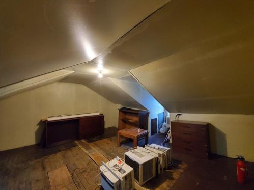 2512 Josephine St, Pittsburgh PA 15203-2411 exterior