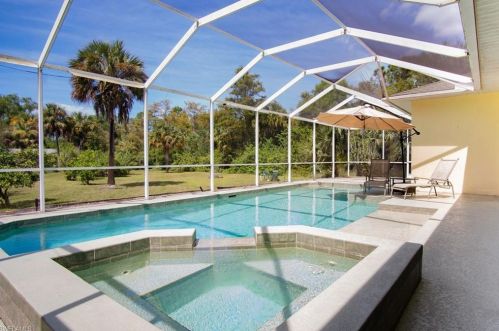 2661 2 St, Naples FL 34120-1389 exterior