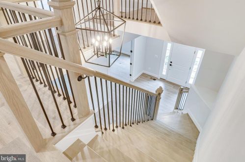 6208 Kellogg Dr, Mc Lean VA  22101-3121 exterior