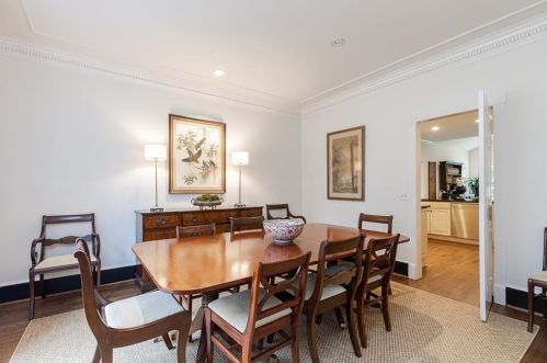 1552 Barrington Ct, Atlanta GA exterior