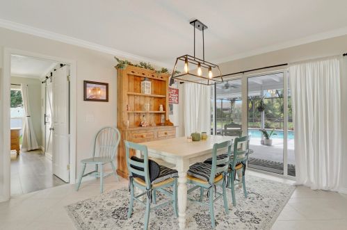 2910 Cates Cir, Fort Pierce FL  34952-5812 exterior