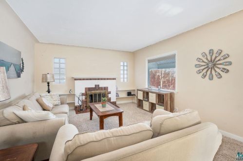 1 10 St, Duluth MN 55806-1227 exterior