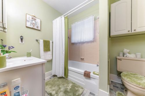 922 Lay Blvd, Kalamazoo MI 49001-3988 exterior