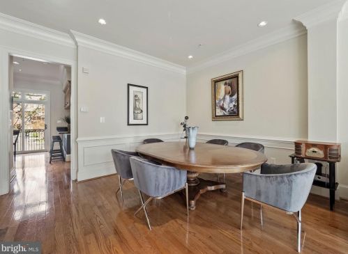 12460 Ansin Cir Dr, Rockville MD 20854-6912 exterior