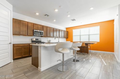 1075 Thompson Way, Chandler, AZ 85286-6472