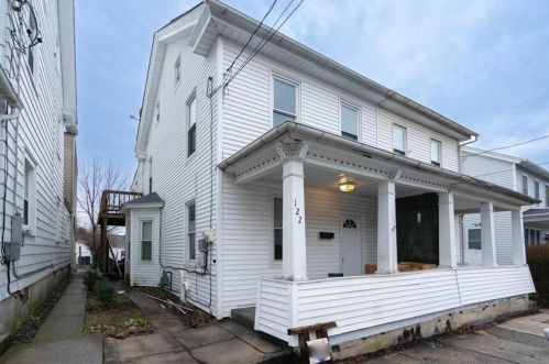 122 4th St, Slatington, PA 18080-1703