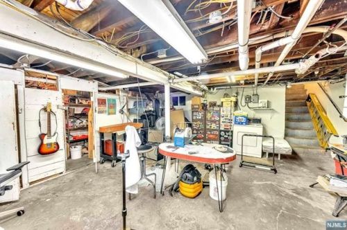 64 Chestnut St, Montclair NJ 07042-2945 exterior