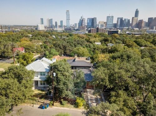 810 Christopher St, Austin TX 78704-1619 exterior