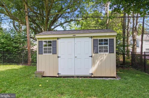 41 Roosevelt Blvd, Lancaster PA 17601-4039 exterior