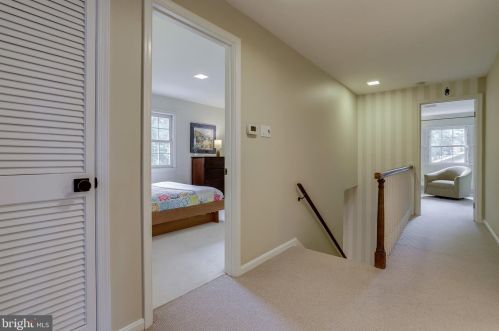 8909 Linton Ln, Alexandria VA 22308-2438 exterior