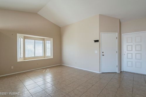 9961 Desert Aire Dr, Tucson AZ 85730-3803 exterior