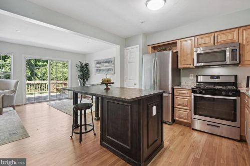 10417 Heathside Way, Rockville MD 20854-6344 exterior