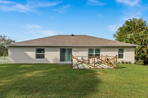 307 Camrose St, Fort Pierce FL  34983-1529 exterior