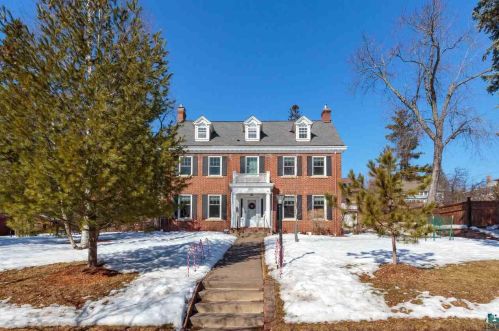 2511 5 St, Duluth MN 55806-1511 exterior