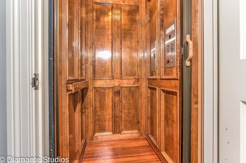 1523 School St, Chicago IL 60657-2121 exterior