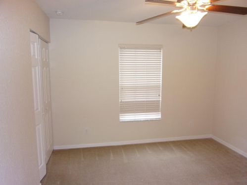 2082 Eatonville Dr, Fort Pierce FL 34952-8003 exterior