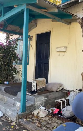 441 Locust St, Turlock CA  95380-5327 exterior