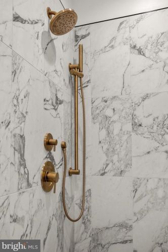 654 13 St, Philadelphia PA 19123-2427 exterior