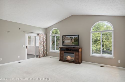 2930 Marfitt Rd, East Lansing MI 48823-6355 exterior